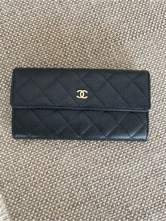 CHANEL Handbags - CHANEL Black Quilted Caviar Leather Wallet with Gold CC NEVER USED